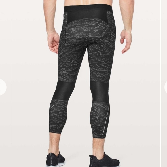 Lululemon Surge Light 3/4 Tight *Side Pockets 23" Size Large Running - Picture 10 of 10